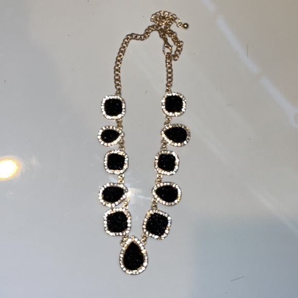 Black and gold necklace - Picture 2 of 2